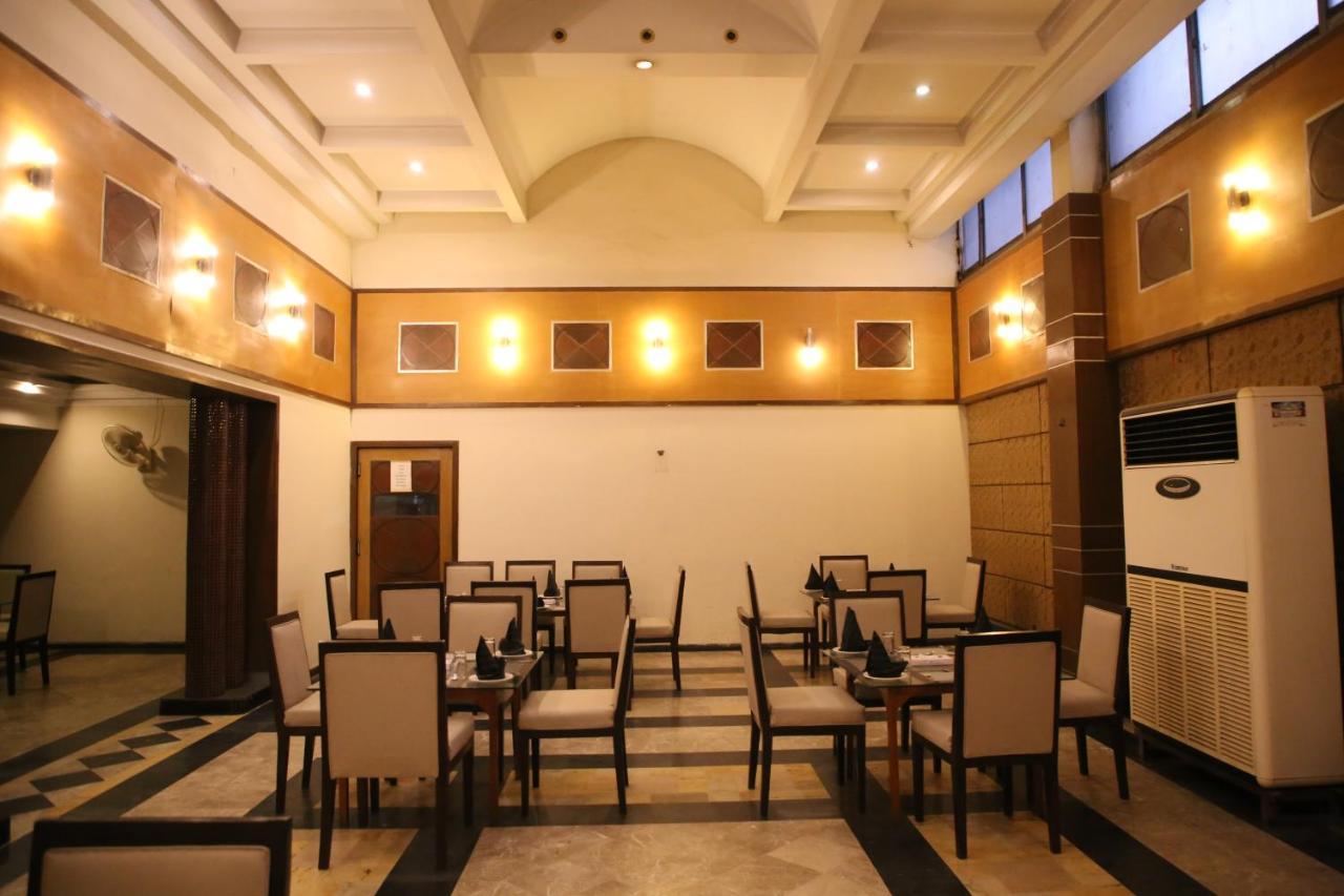 Carlton Tower Hotel Lahore Exterior foto