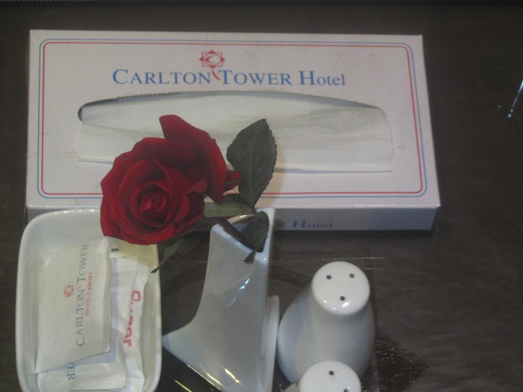 Carlton Tower Hotel Lahore Exterior foto