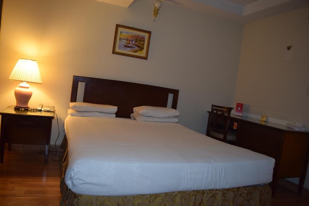 Carlton Tower Hotel Lahore Habitación foto